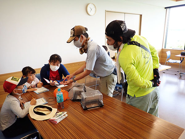 �{�����e�B�A����