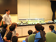 完成した水槽をライトアップ！