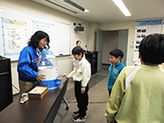 ガチャで発表順決め